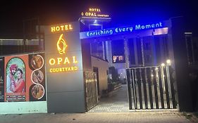 Opal Courtyard Агра