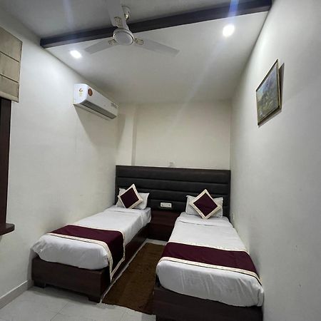 Hotel Opal Courtyard Агра Экстерьер фото