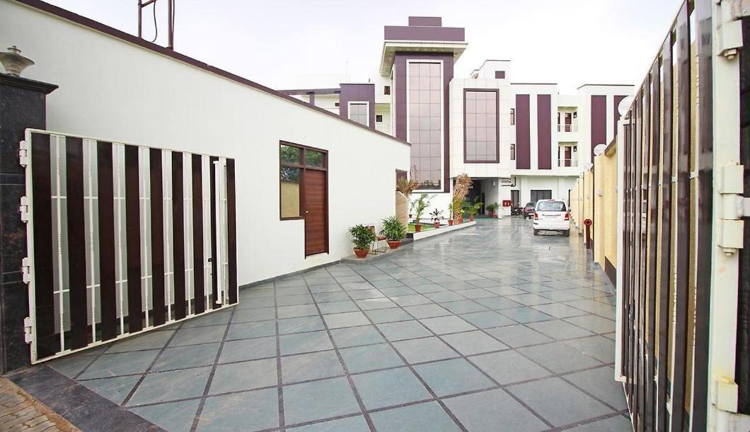 Hotel Opal Courtyard Агра Экстерьер фото