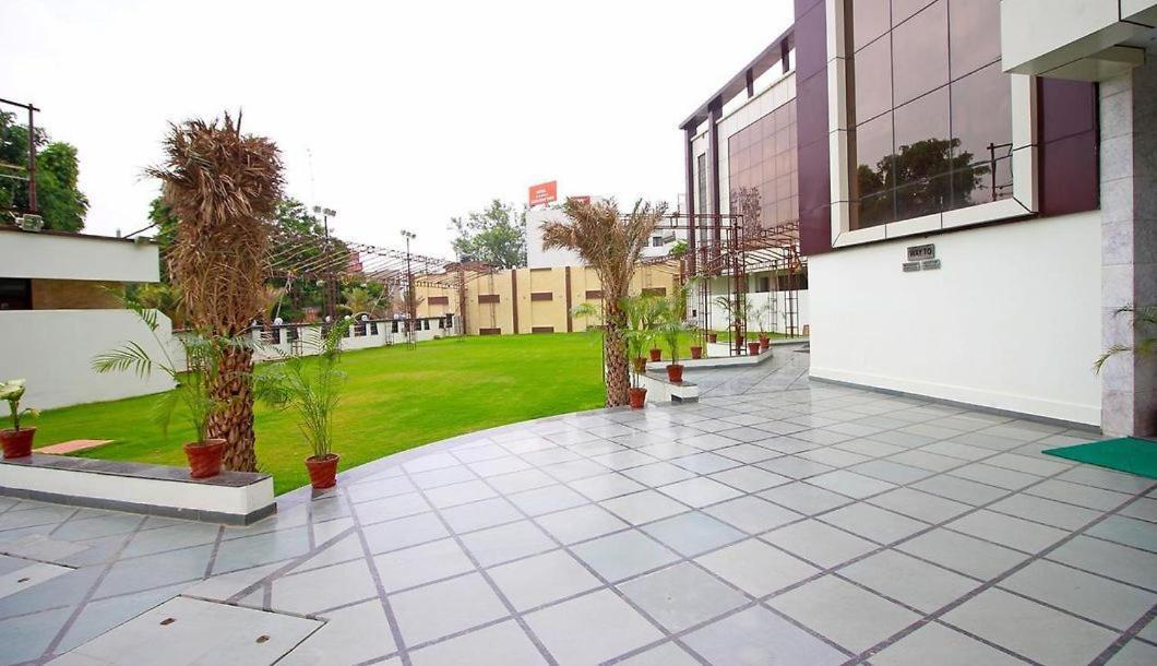 Hotel Opal Courtyard Агра Экстерьер фото