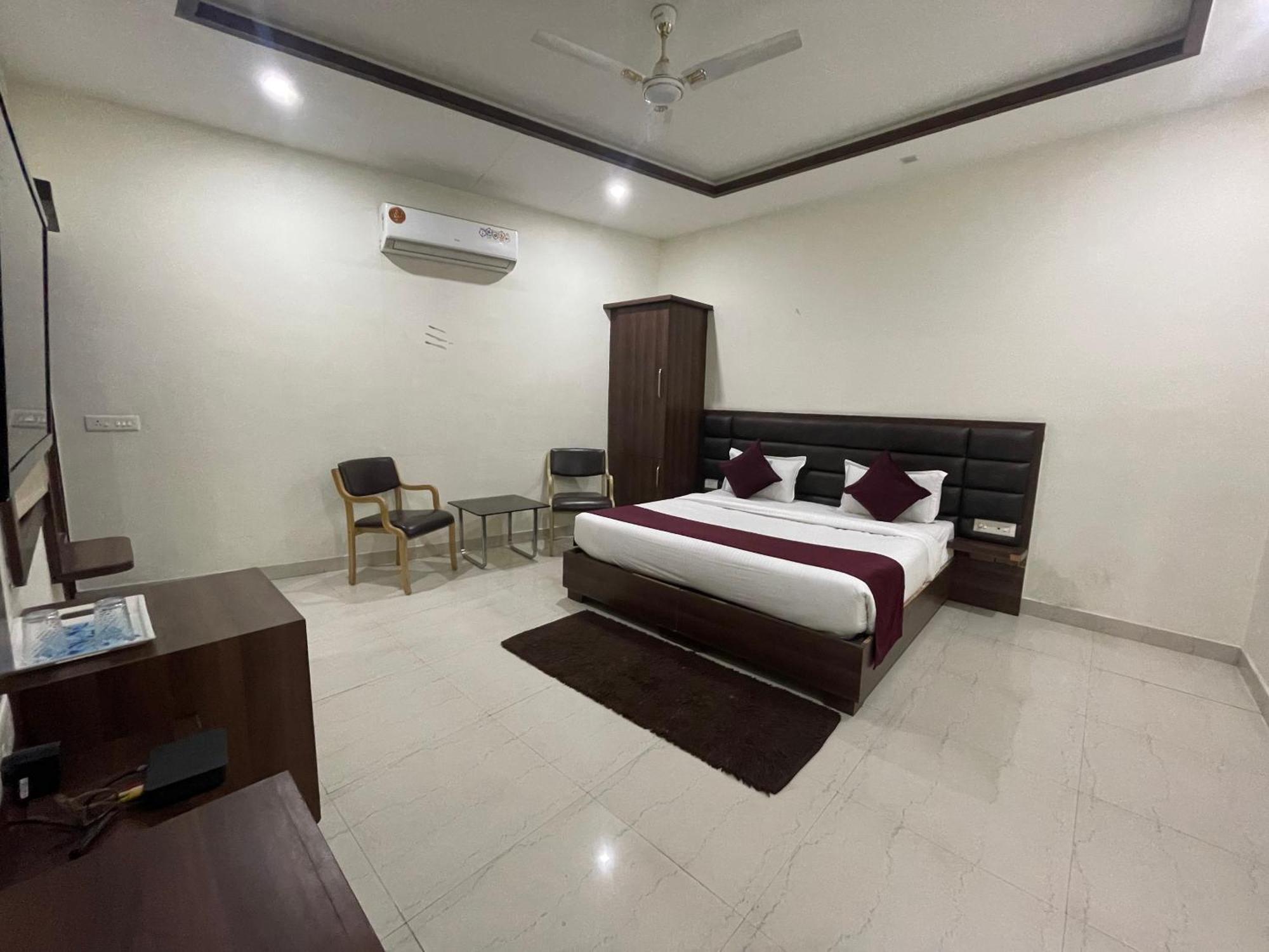 Hotel Opal Courtyard Агра Экстерьер фото