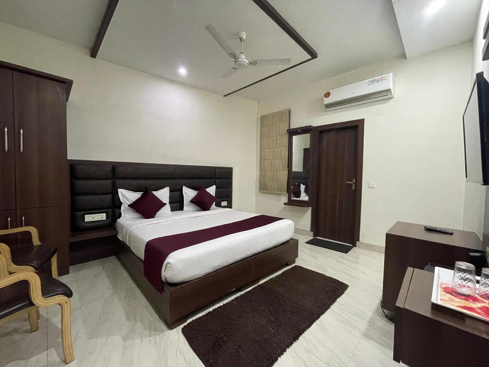 Hotel Opal Courtyard Агра Экстерьер фото
